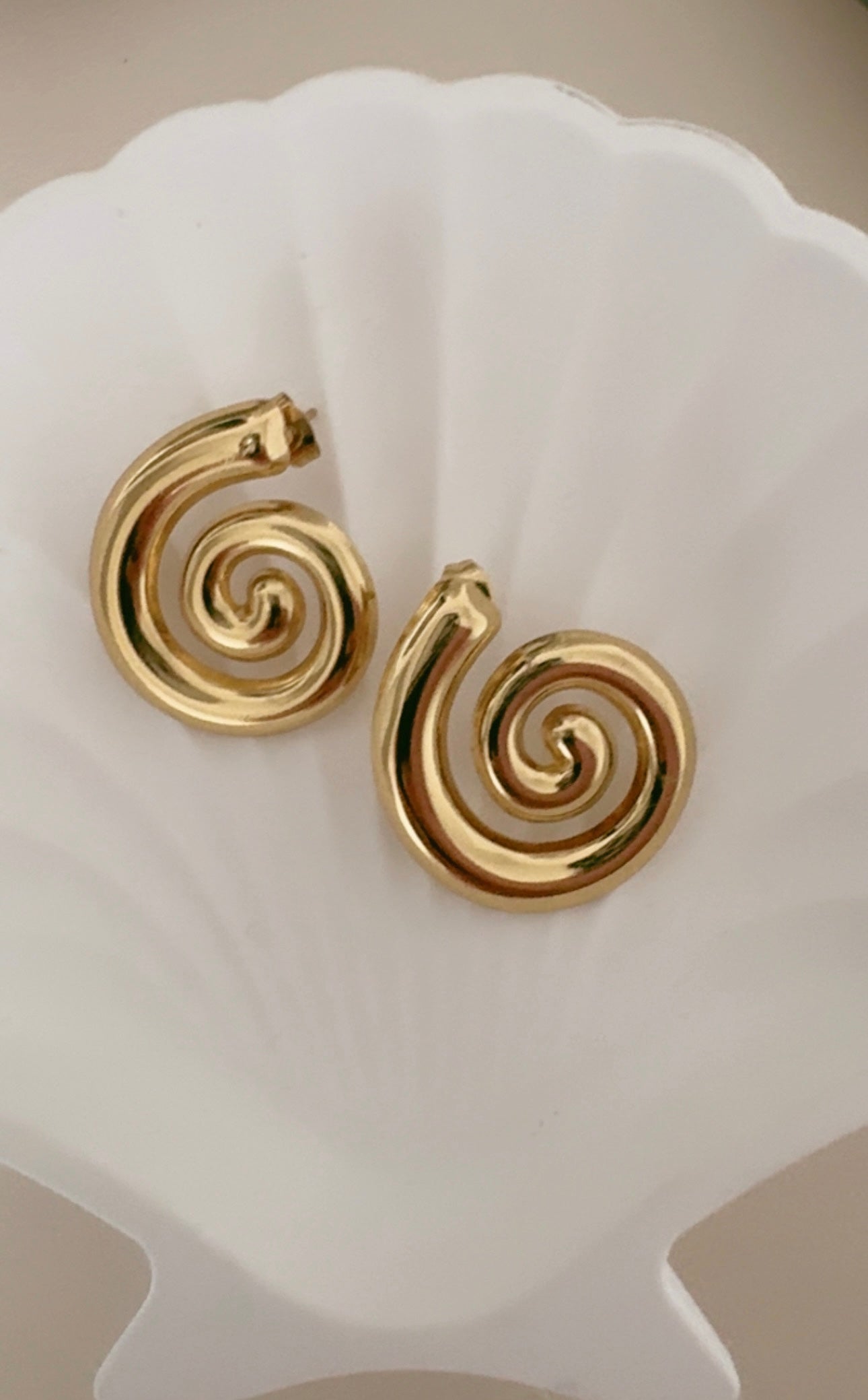 Spiral Studs