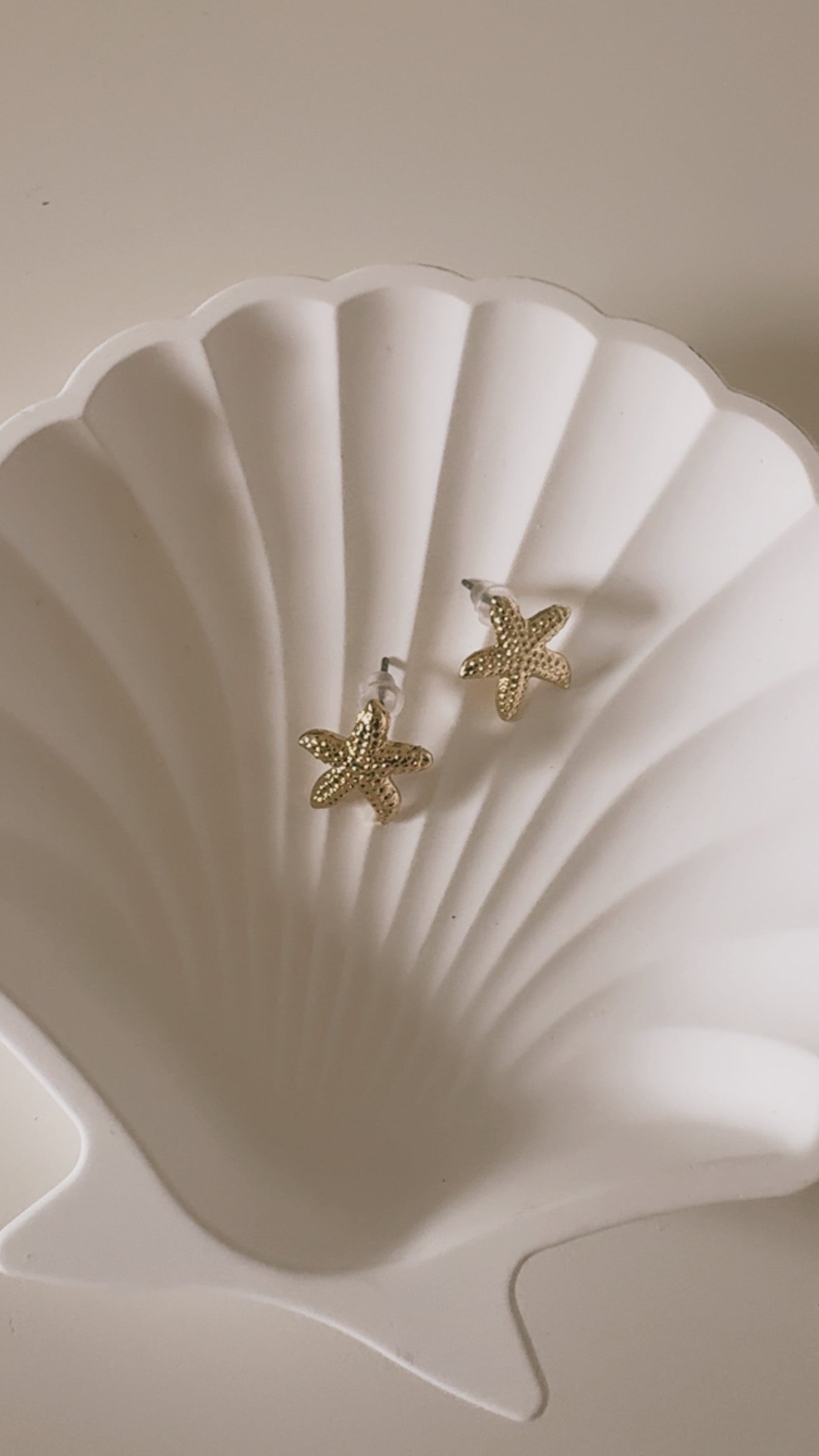 Sea star studs