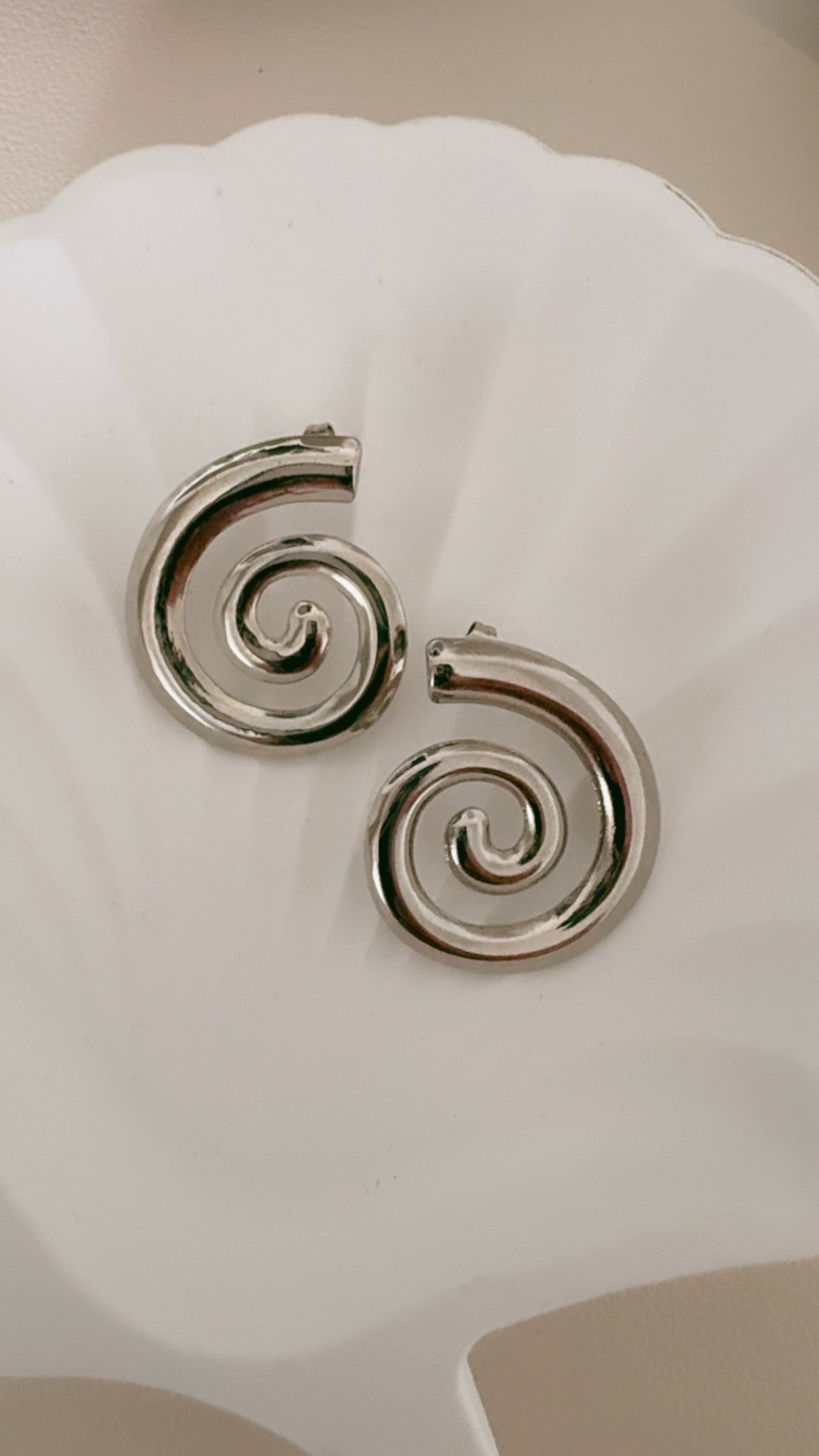 Spiral Studs