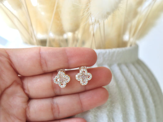 Elegant clover studs