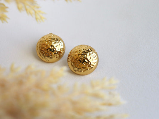 Round gold studs